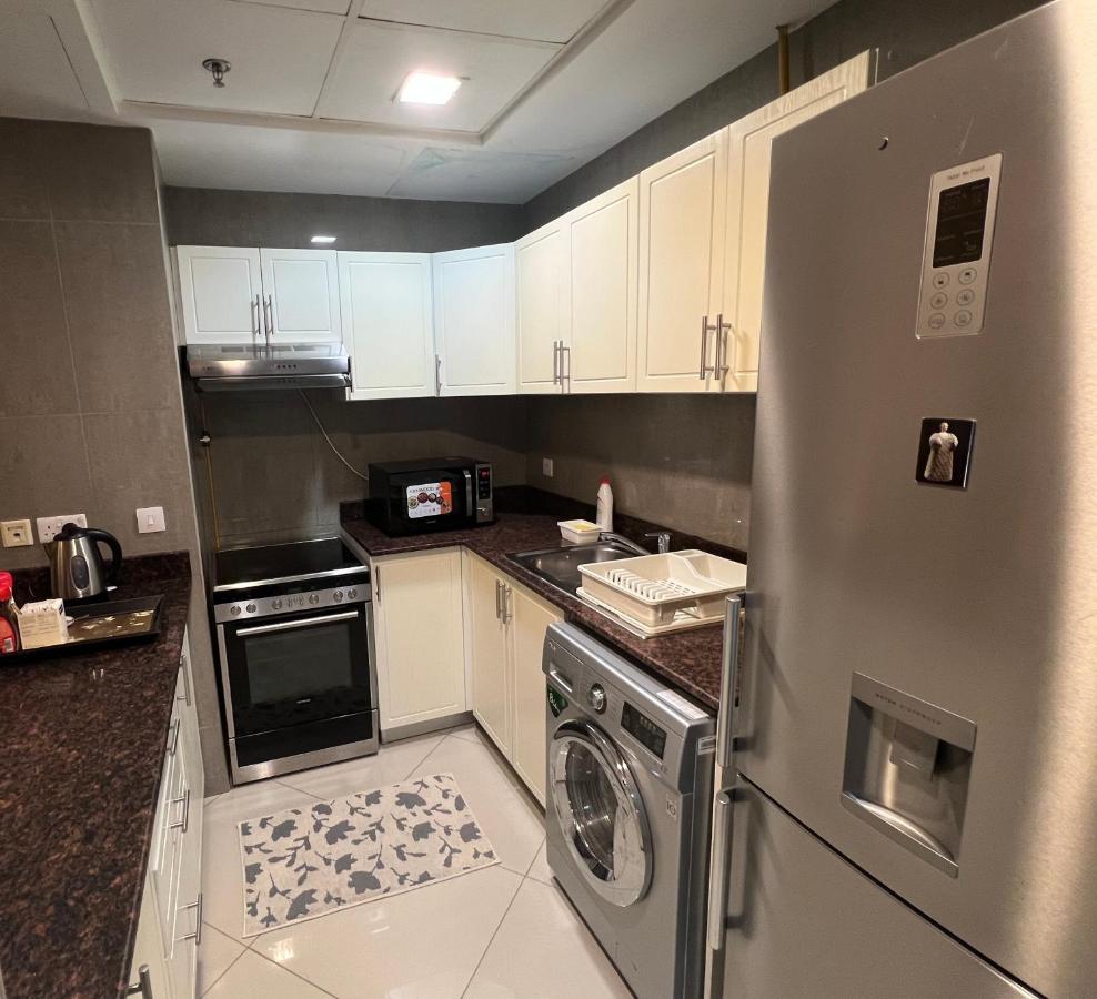 Large Size One Bedroom Apartment With Sea View Abu Dhabi Eksteriør bilde
